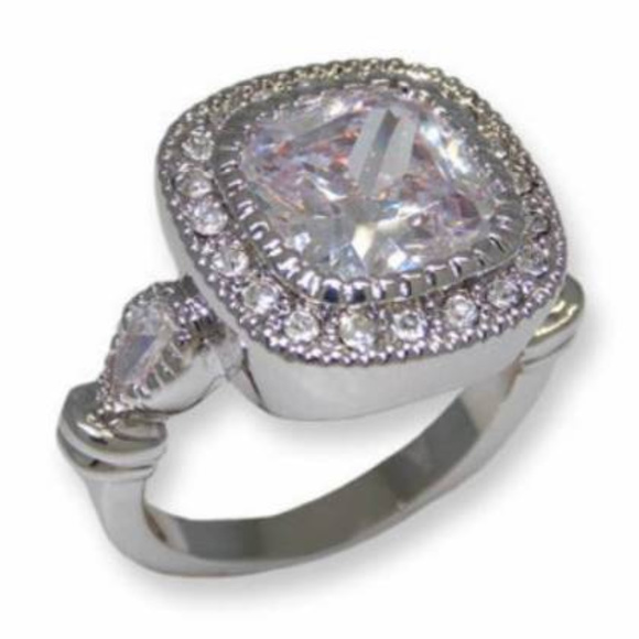 NWT ring white CZ classic large cushion cut - Picture 4 of 7
